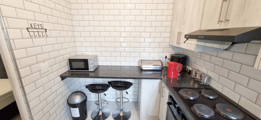 To Let 1 Bedroom Property for Rent in Tijgerhof Western Cape